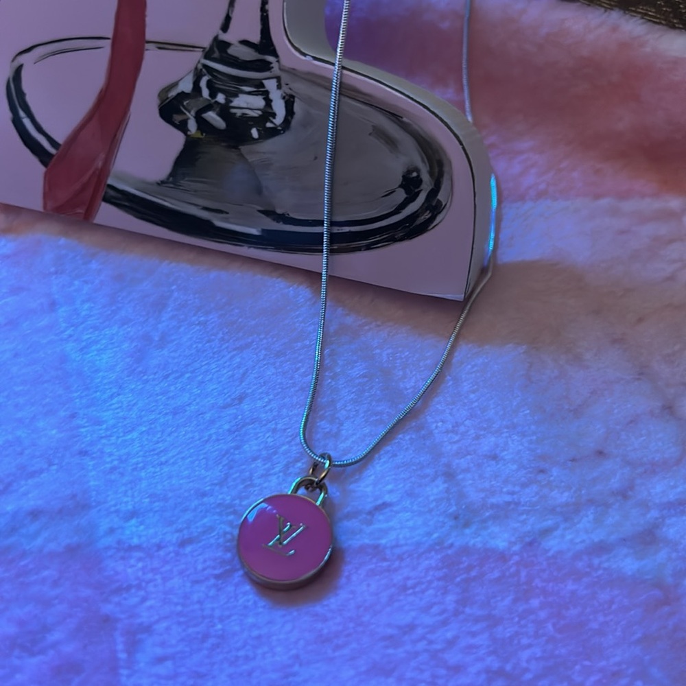 LOUIS VUITTON CHARM PLACED ON UNBRANDED CHAIN